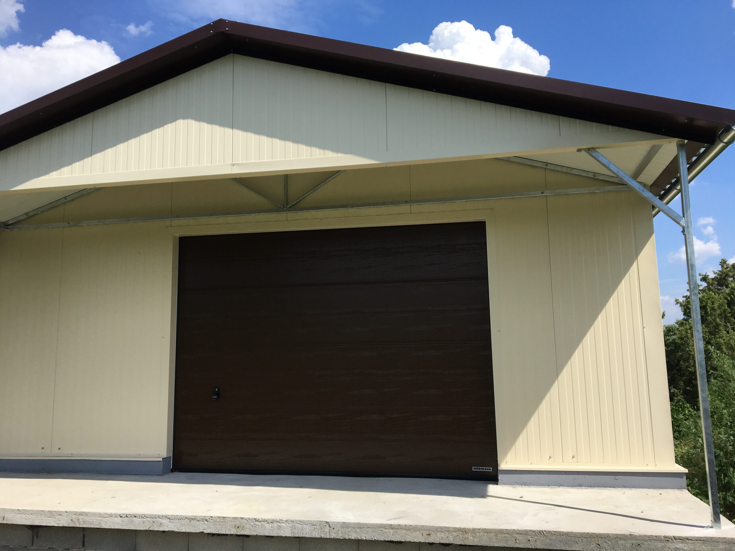 Szigetelt présház szendvicspanelből Monoron